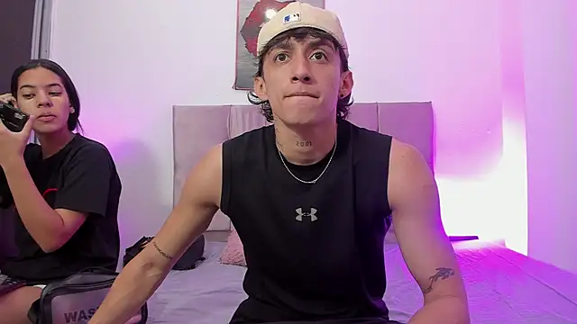 AndretiiAndCamila online show from September 16, 2025, 12:39 pm