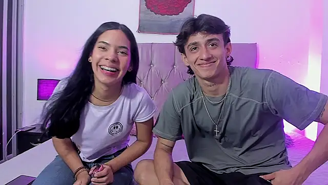 AndretiiAndCamila online show from September 18, 2025, 1:13 pm
