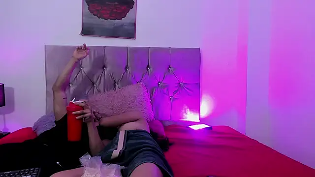 AndretiiAndCamila online show from October 3, 2025, 8:06 pm