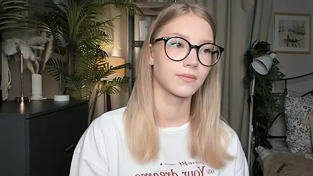 ChinBonnell online show from October 22, 2025, 5:52 am