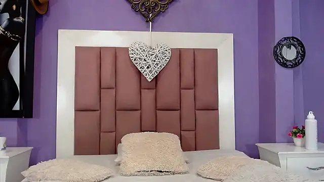 Snapshot of ChiaraLudovica chatting on October 7, 2025, 2:36 pm ChiaraLudovica online show from October 7, 2025, 2:36 pm