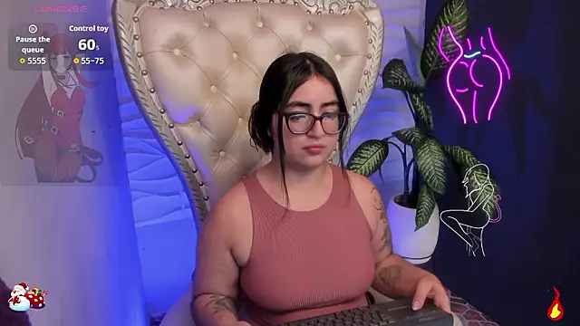 Snapshot of April__foxx chatting on January 13, 2026, 12:54 pm April foxx online show from January 13, 2026, 12:54 pm