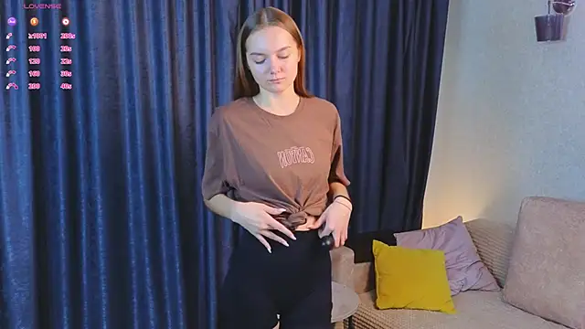 LouisaChaobal online show from October 27, 2025, 1:31 am