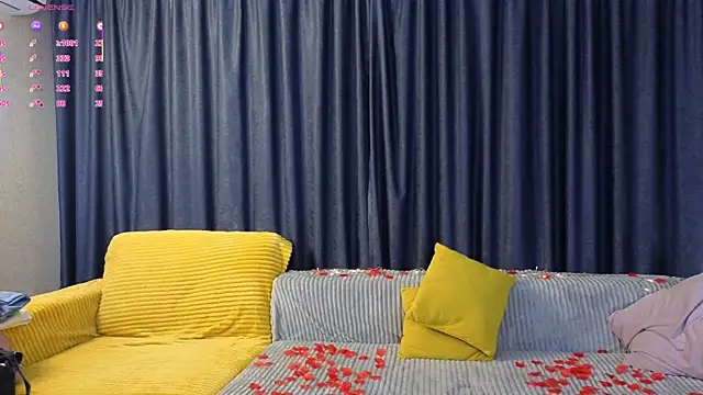 LouisaChaobal online show from November 18, 2025, 1:44 am