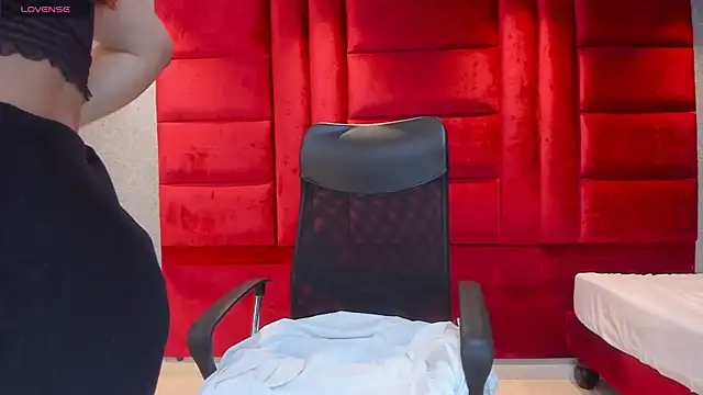 VictoriaFerro online show from December 4, 2025, 2:26 pm