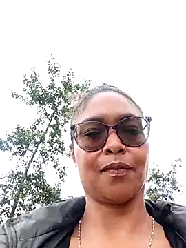 BiiancaEstradaa online show from February 25, 2026, 1:54 pm