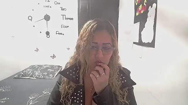 Skarleth Diaz online show from February 20, 2026, 6:26 am