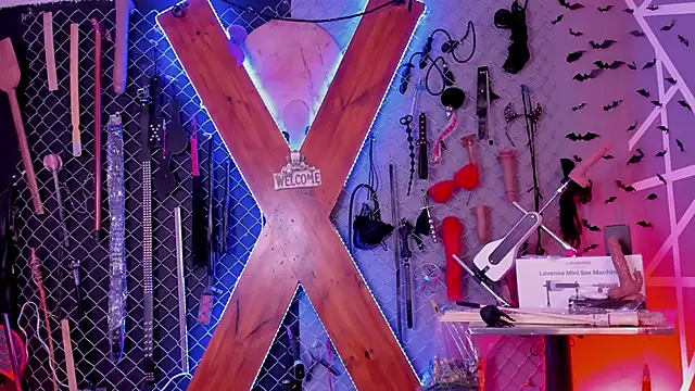 Warick and Aria bdsm  online show from November 15, 2025, 11:54 pm