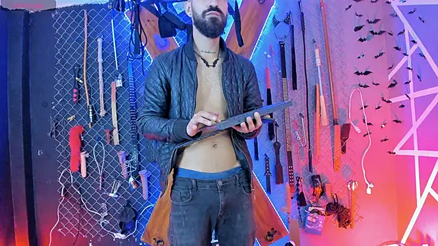 Warick and Aria bdsm  online show from November 25, 2025, 10:26 am