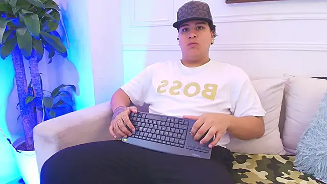 Naim Bennetsex online show from November 21, 2025, 6:06 pm