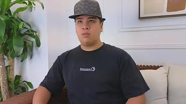 Naim Bennetsex online show from April 15, 2026, 5:42 pm