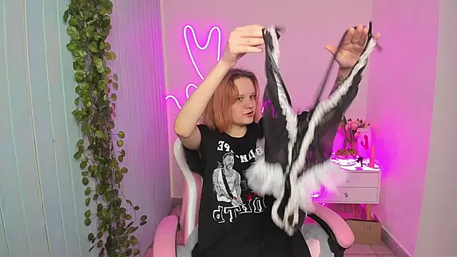 Elieiza xo online show from October 21, 2025, 2:34 am