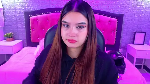 Natalie loffreda online show from December 23, 2025, 3:15 am