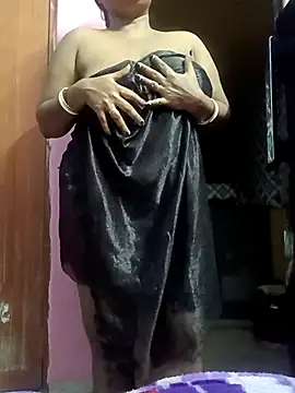 Snapshot of Hot-Risa chatting on April 10, 2026, 7:29 pm Hot-Risa online show from April 10, 2026, 7:29 pm