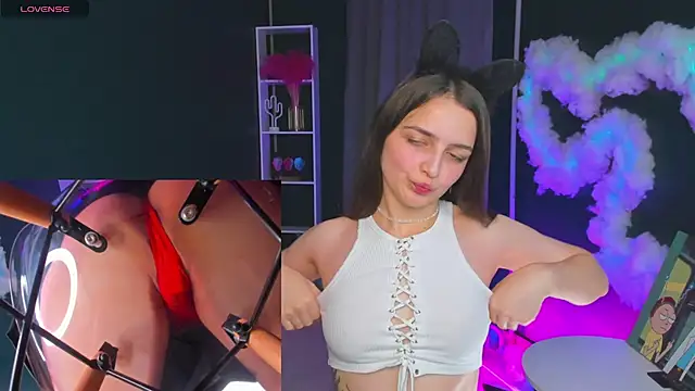 Ann Perry online show from October 21, 2025, 2:01 am