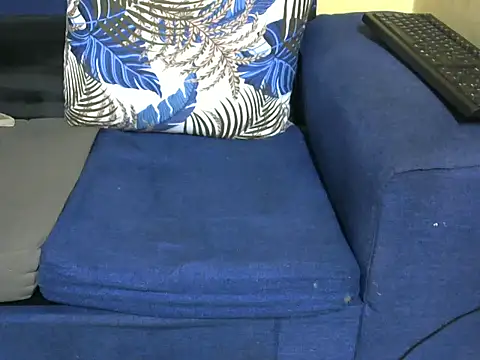 Moningexz123 online show from September 20, 2025, 3:13 pm