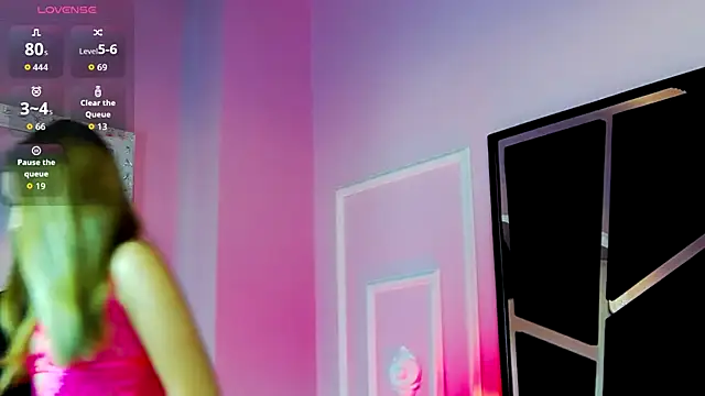 Breezelle online show from October 19, 2025, 3:56 pm