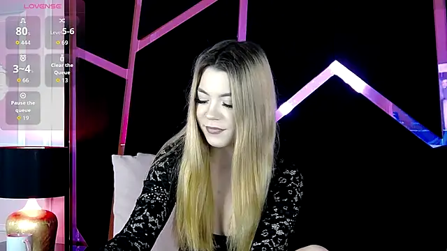 Snapshot of Breezelle chatting on December 15, 2025, 5:50 pm Breezelle online show from December 15, 2025, 5:50 pm