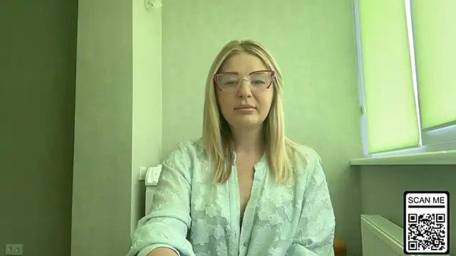 Snapshot of Blondie_xoxoxo chatting on July 10, 2026, 10:29 am Blondie xoxoxo online show from July 10, 2026, 10:29 am
