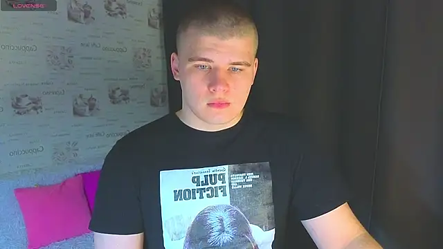 kittenmurr online show from October 12, 2025, 8:19 pm