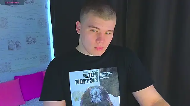 kittenmurr online show from October 14, 2025, 5:19 am