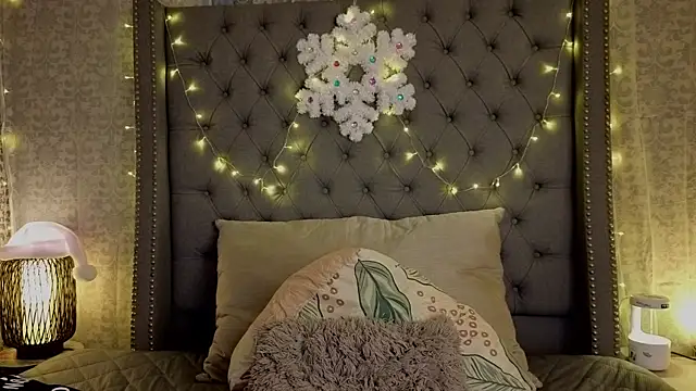 Abby roussee online show from December 13, 2025, 8:14 pm