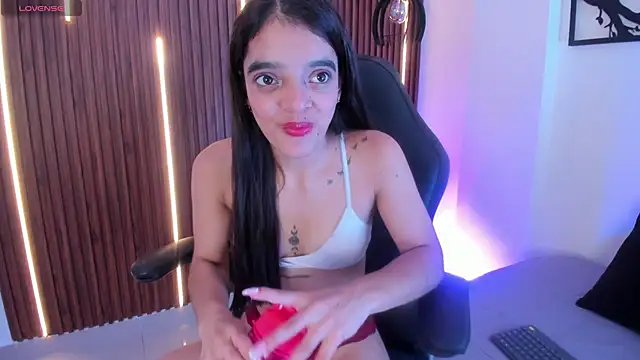 Sophia Blazee online show from October 1, 2025, 7:42 pm