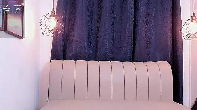 natasha moreno online show from November 18, 2025, 12:31 pm