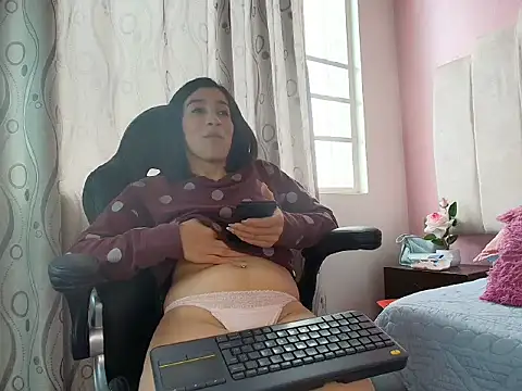 DarlingDuchess  online show from September 26, 2025, 3:38 pm