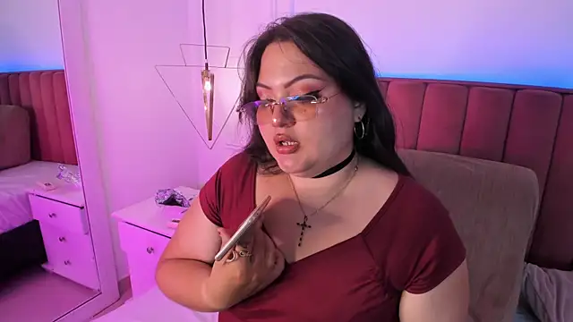 Tessa Sinclaire online show from April 9, 2026, 8:14 pm