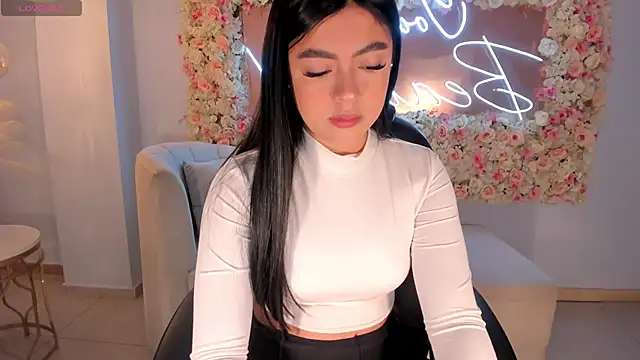 NataliaGaret online show from January 11, 2026, 11:21 pm