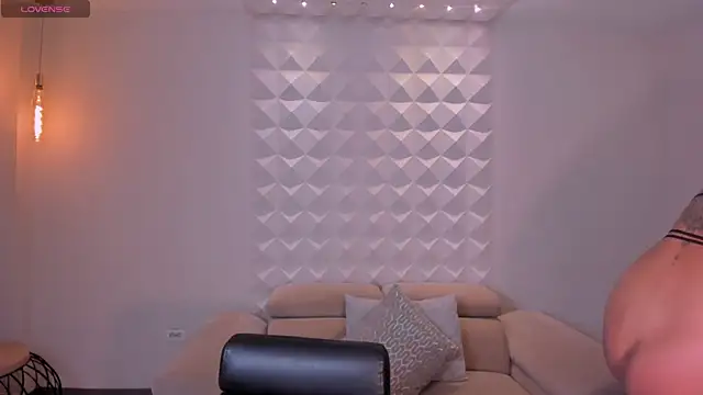 AmberColors  online show from September 15, 2025, 7:25 pm