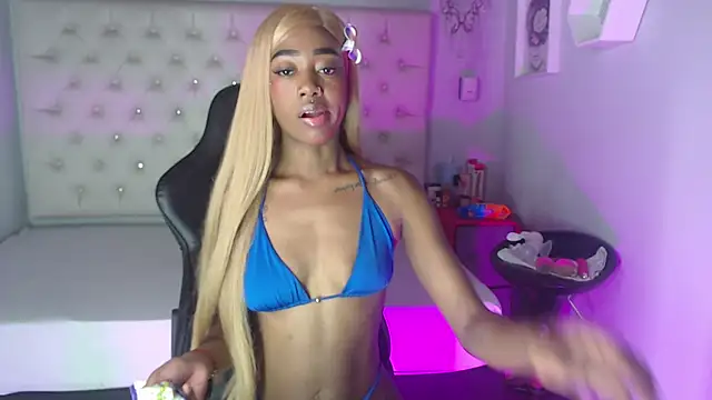 Snapshot of candyy_ebony chatting on October 25, 2025, 4:20 am candyy ebony online show from October 25, 2025, 4:20 am