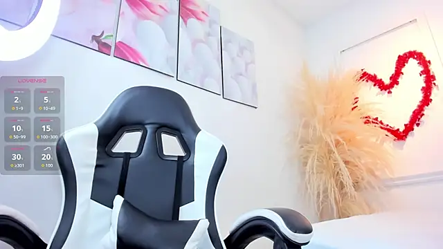 Miriam milf online show from February 21, 2026, 12:28 pm