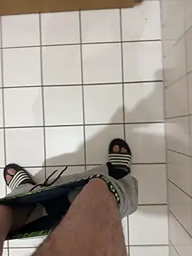 Dicksxd online show from April 18, 2026, 8:18 am