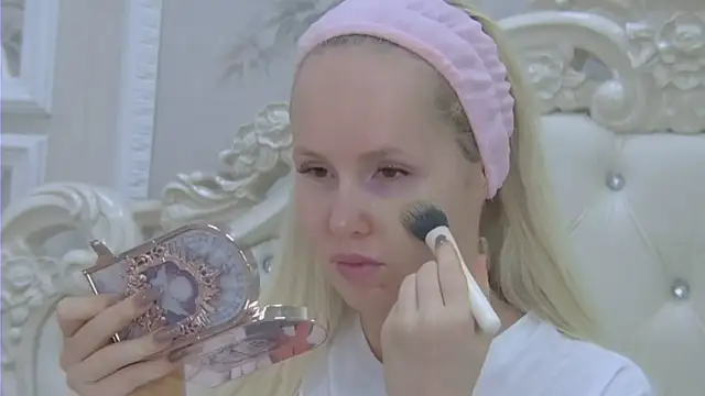 EllieFrosty  online show from March 19, 2026, 6:01 pm