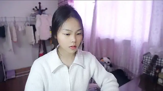 yao-yao  online show from November 29, 2025, 5:21 am