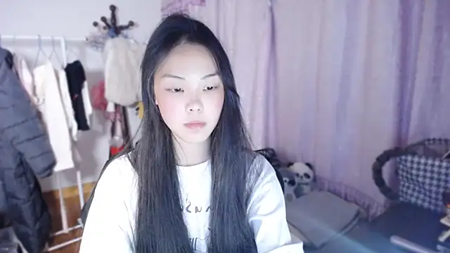 yao-yao  online show from December 5, 2025, 11:52 am