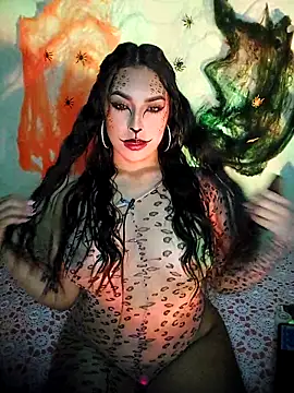 Linda Saenz  online show from October 15, 2025, 3:06 am