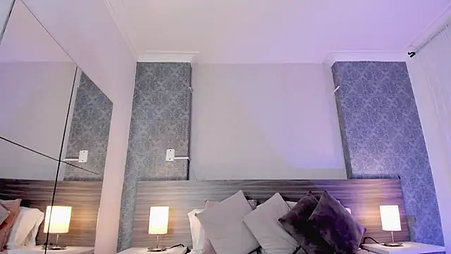 MiilaBlake online show from November 13, 2025, 8:08 pm