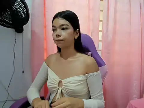 shy luna18 online show from September 21, 2025, 1:13 pm