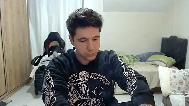 2handsomemann online show from October 10, 2025, 6:51 pm