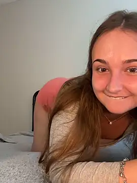 MadilynX777 online show from October 7, 2025, 9:45 pm