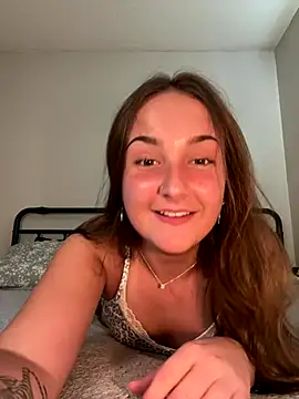 MadilynX777 online show from October 10, 2025, 10:42 pm