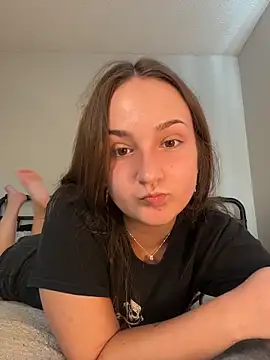 MadilynX777 online show from October 21, 2025, 10:10 pm