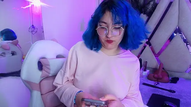 Lilith curvy online show from November 2, 2025, 8:00 pm