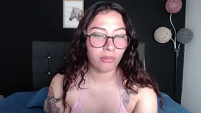 nicolee 8 online show from October 8, 2025, 1:31 pm