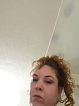 Snapshot of LacyLaurent chatting on May 31, 2026, 10:33 am LacyLaurent online show from May 31, 2026, 10:33 am