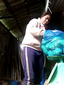 quynhkoolbae online show from November 13, 2025, 1:48 am