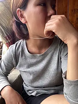 Snapshot of May_nhi chatting on June 16, 2026, 2:14 am May nhi online show from June 16, 2026, 2:14 am
